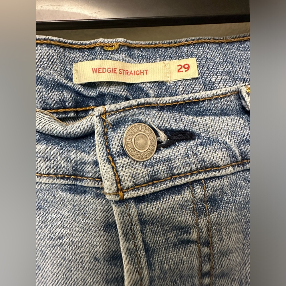Levi’s Jeans - Picture 4 of 5